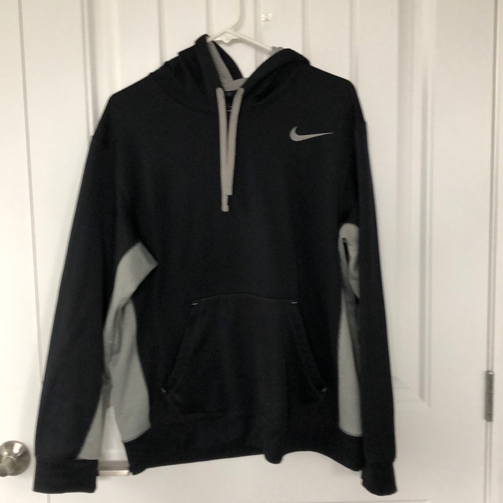 Men’s Nike therma-fit hoodie size M